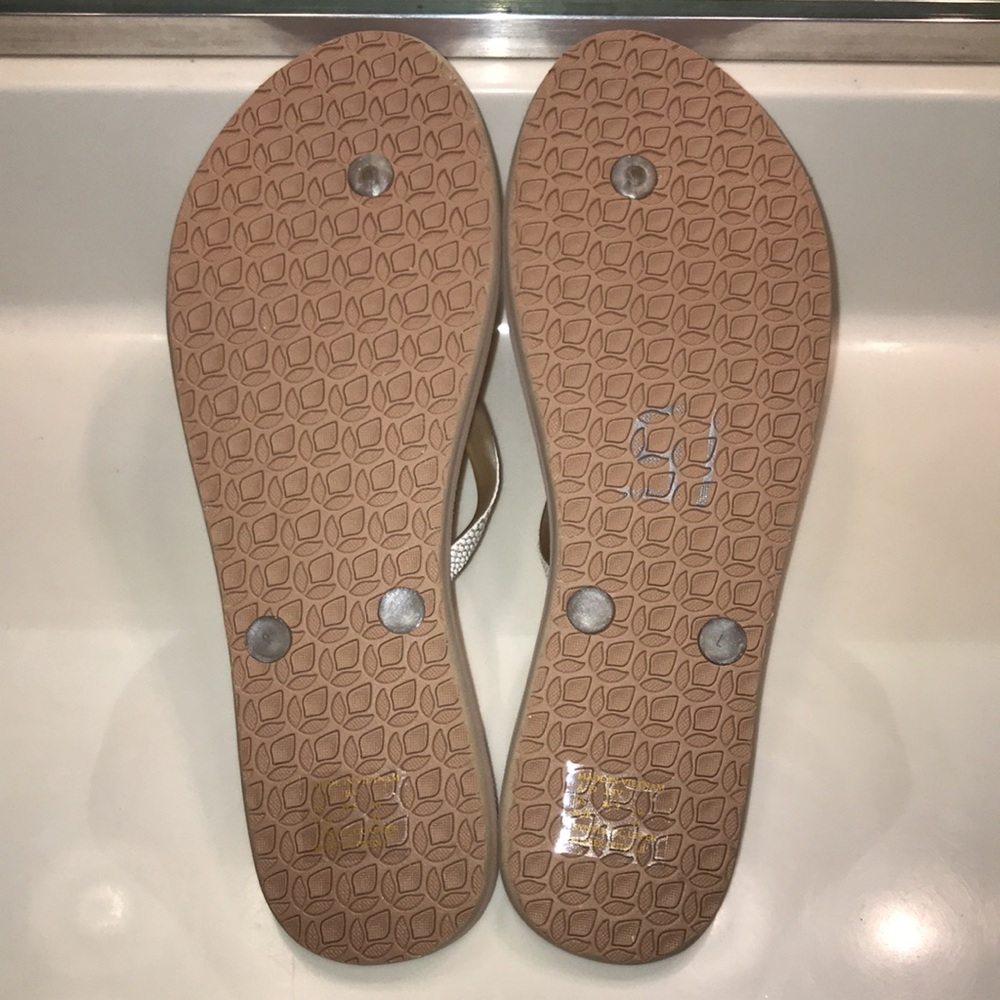 Reef Women’s Beach Resortwear Vacation White Silver Glitter Thong Sandals - Picture 5 of 6